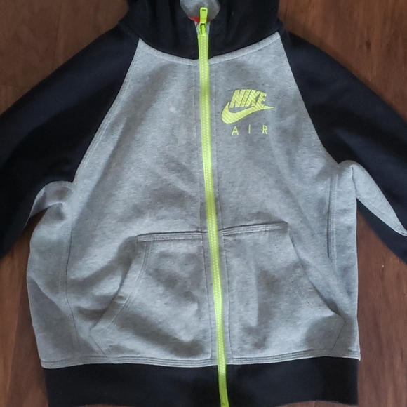 Boys youth XS Nike sweatshirt. - Picture 2 of 4